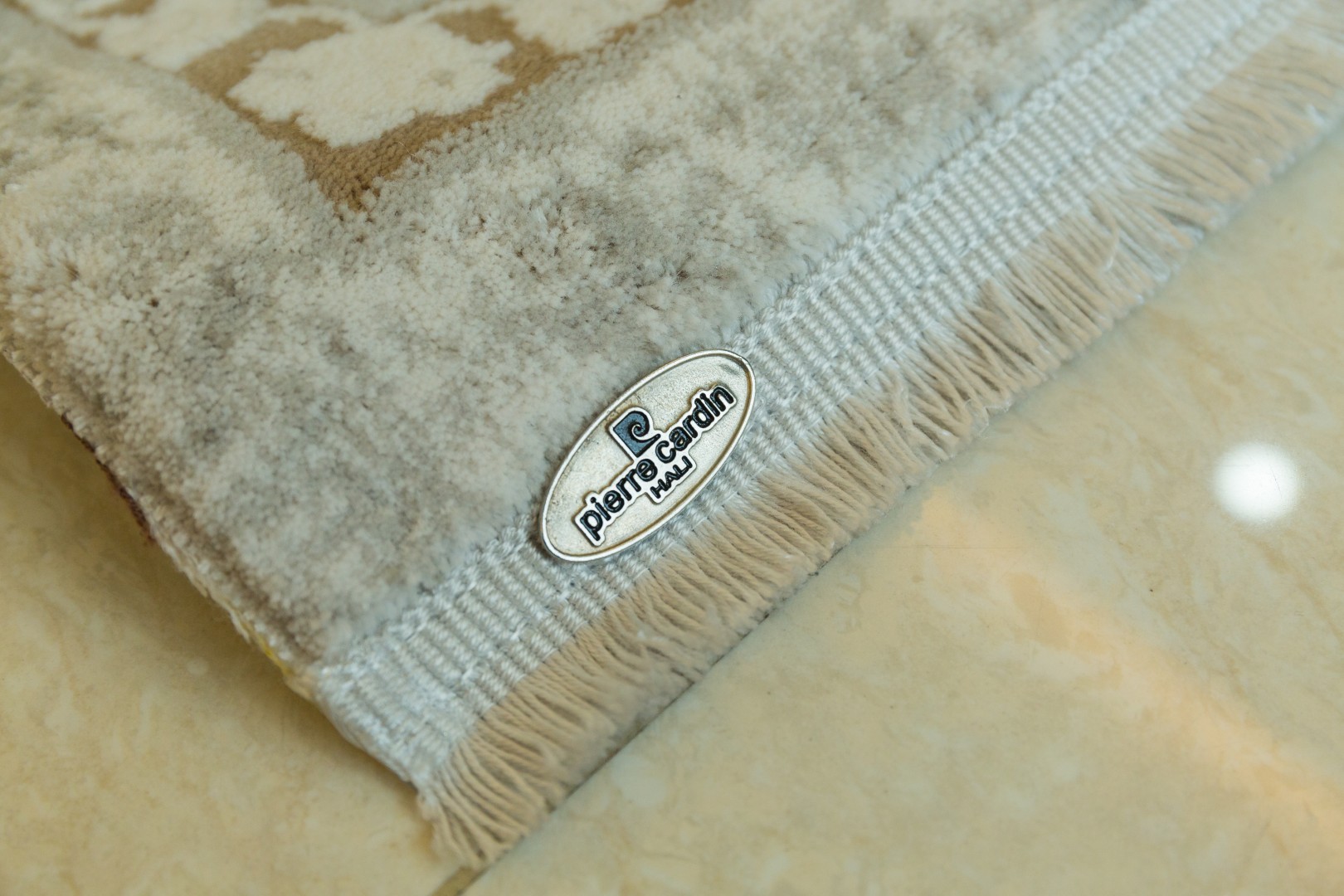 Thảm Trang Trí Opera 500 Beige Silver New