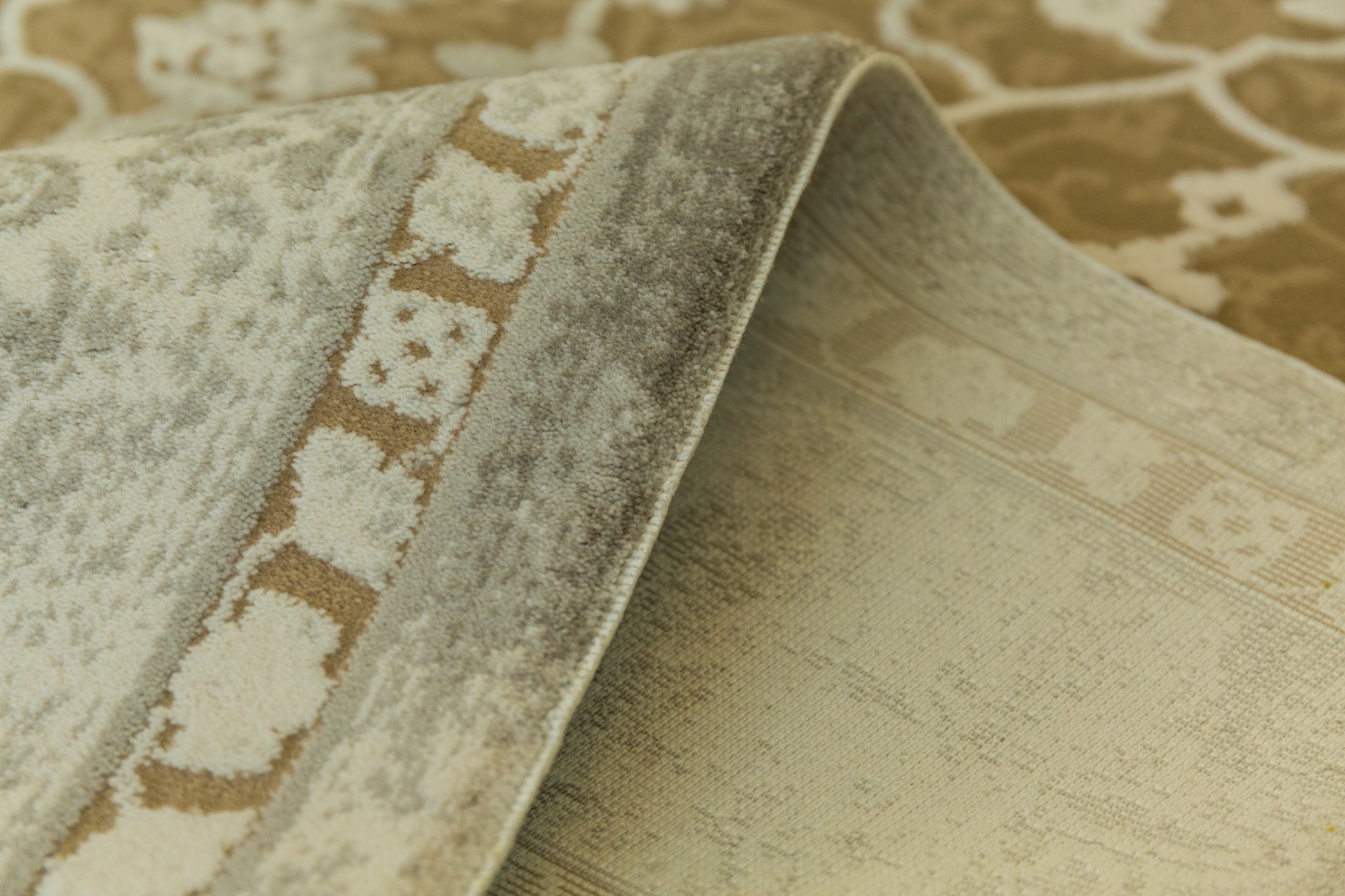Thảm Trang Trí Opera 500 Beige Silver New
